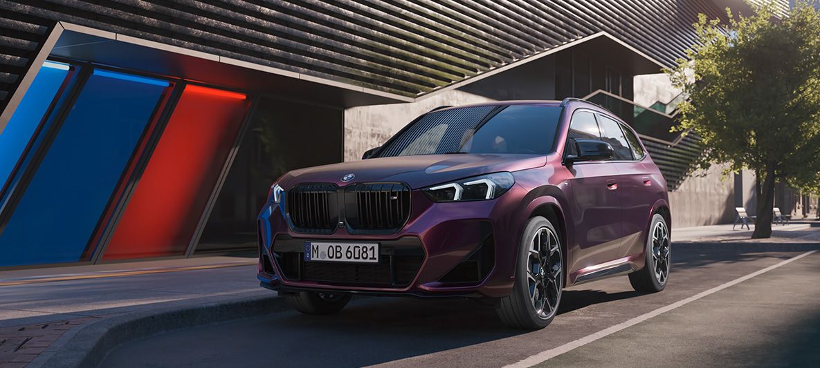 KÜLÖNLEGES FÉNYEZÉS A BMW X1 M35i xDRIVE MODELLHEZ.
