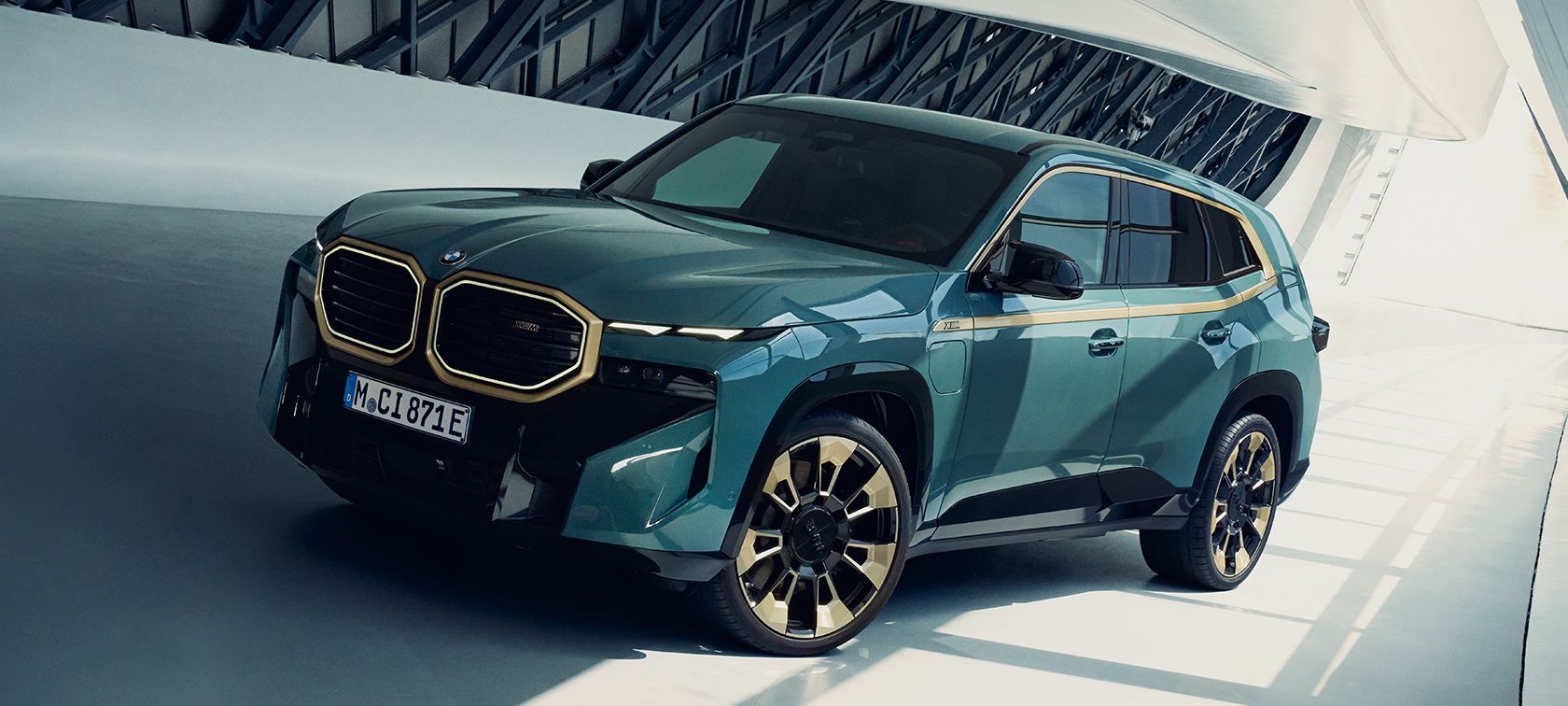 PLUG-IN HIBRID VEZETÉSI ÉLMÉNY A BMW XM FEDÉLZETÉN.