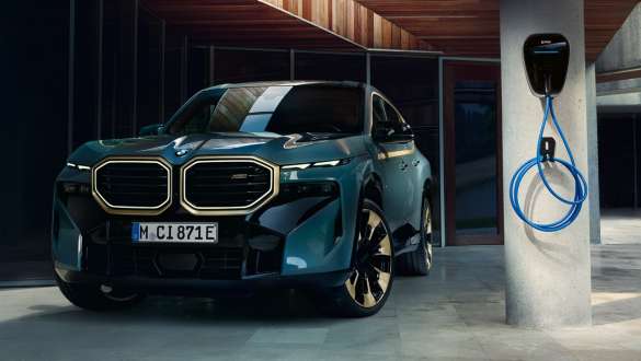 BMW XM akár 82–88 kilométeres tisztán elektromos hatótávval.