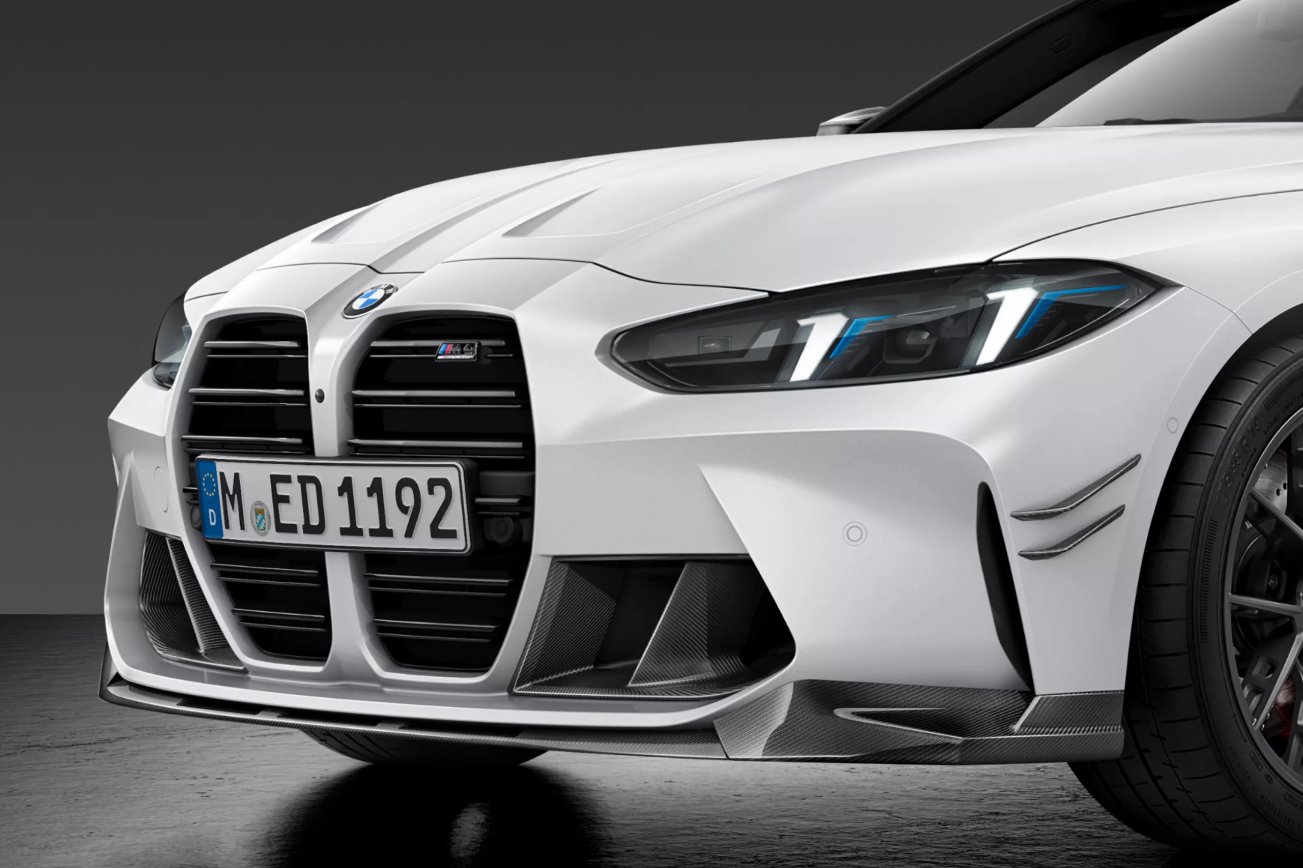 M Performance első karbon splitter.